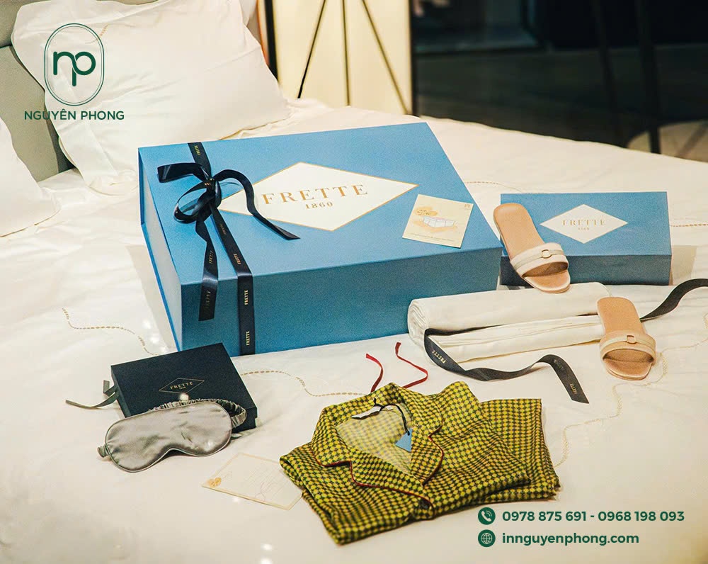 hộp đựng quần áo