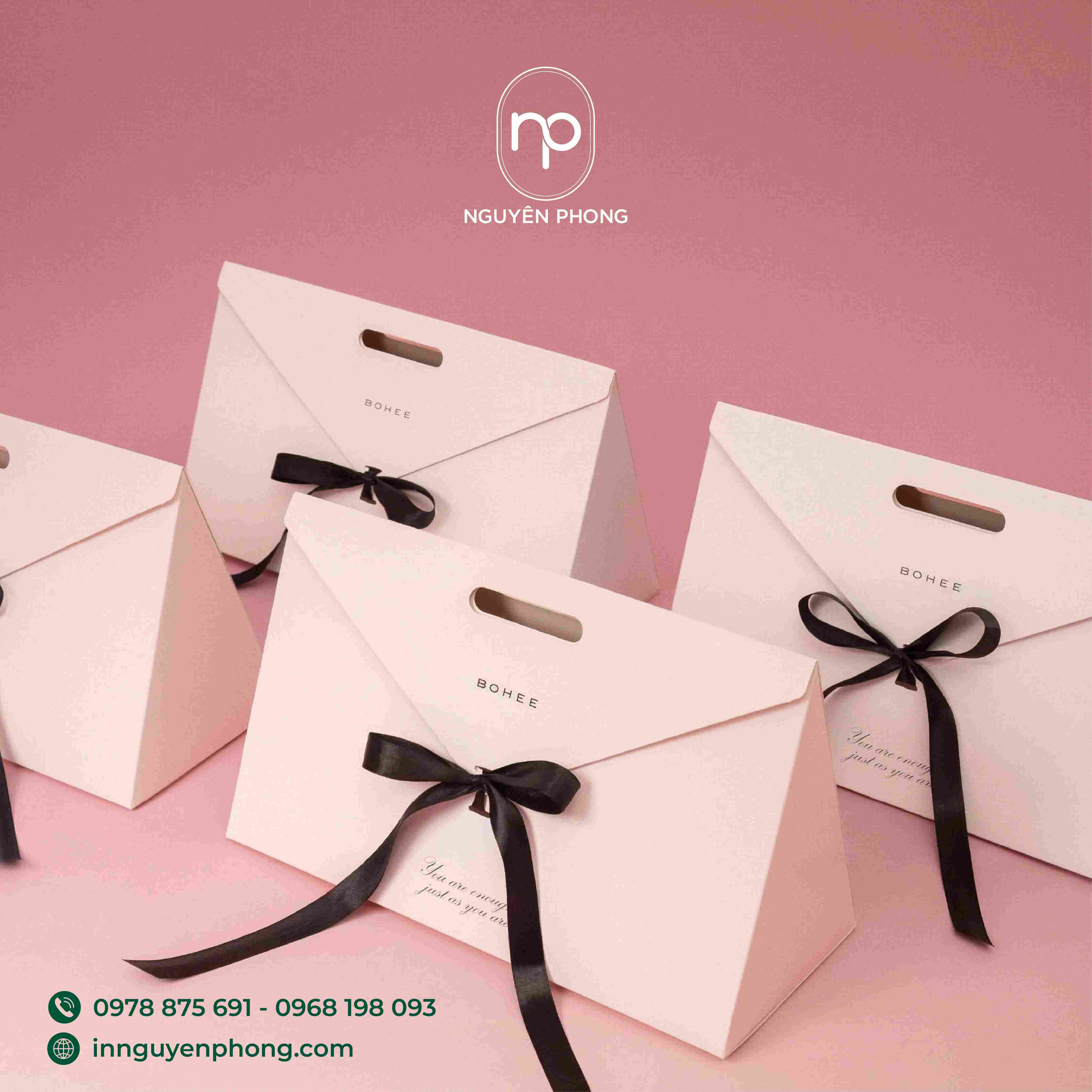 Mẫu túi giấy giúp lan tỏa thương hiệu đến khách hàng 