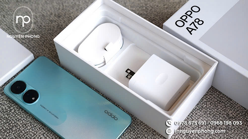 Hộp điện thoại được thiết kế tinh tế, sang trọng