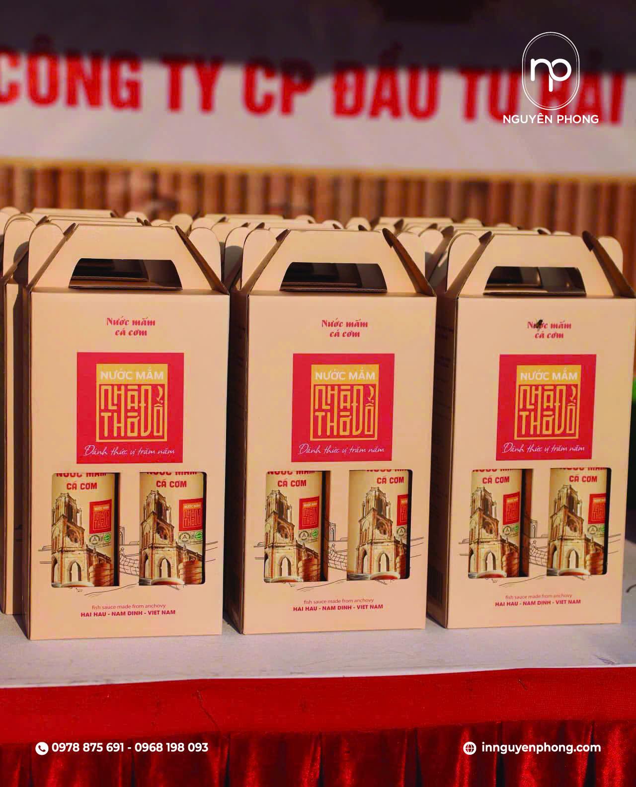 Hộp carton có kích thước vừa