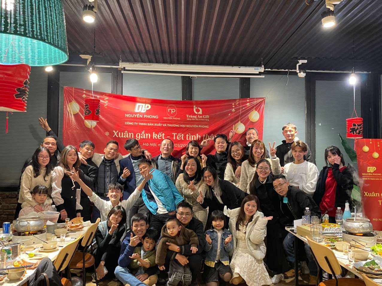 Tiệc tất niên 2023