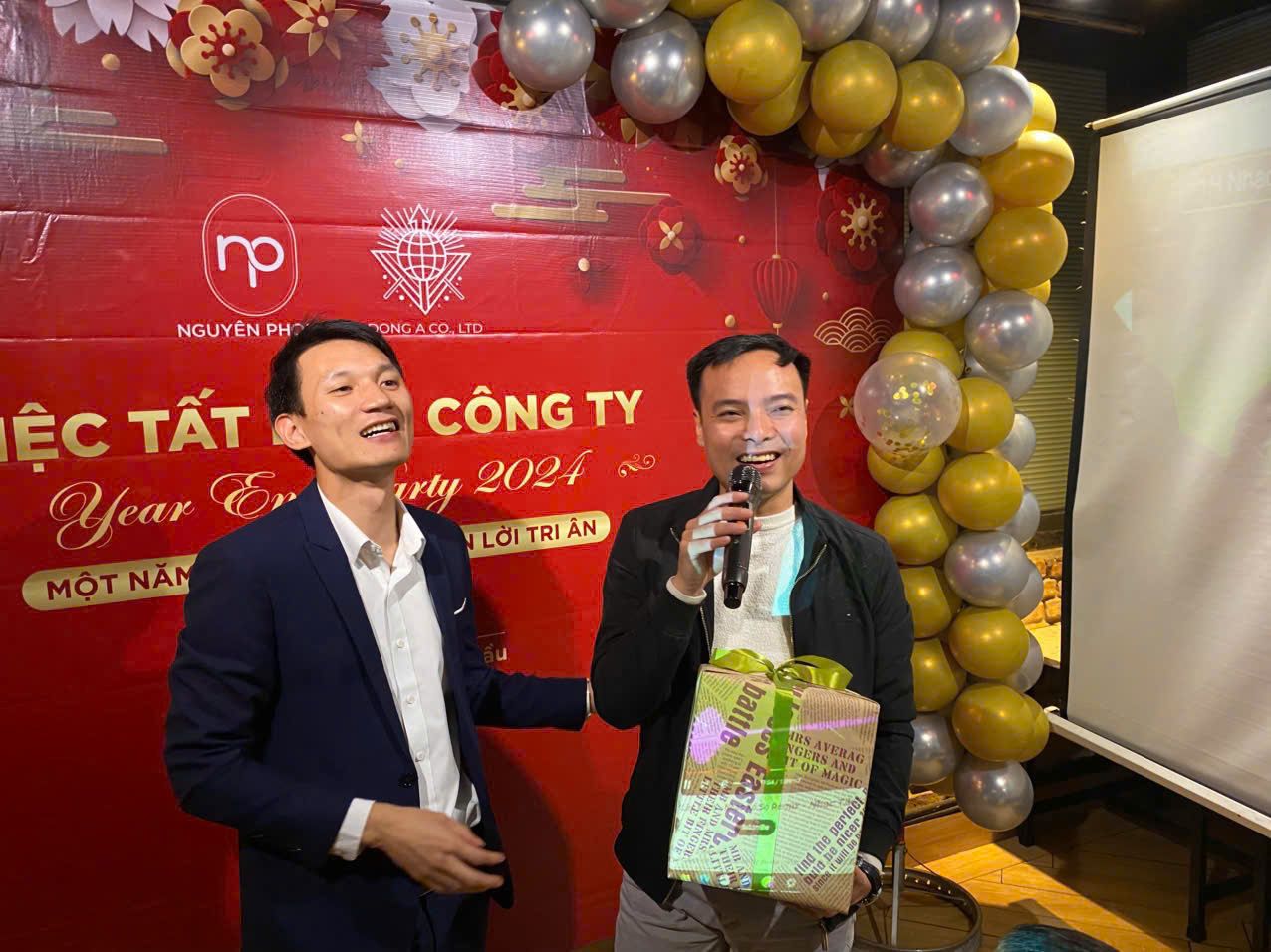 Thành viên xuất sắc được nhận quà của chương trình