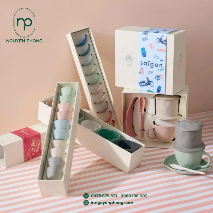 Mẫu hộp cứng đựng ấm chén đơn giản