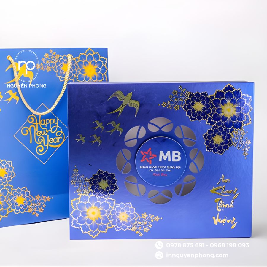 In hộp quà Tết ngân hàng
